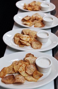 pounders_taro_chip_appetizers