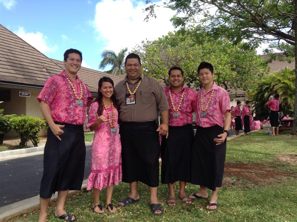 Jimmy and his kids at the Polynesian Cultural Center