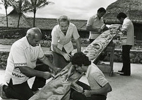 photo of Barney Christy sharing his carving skills at the Polynesian Cultural Center