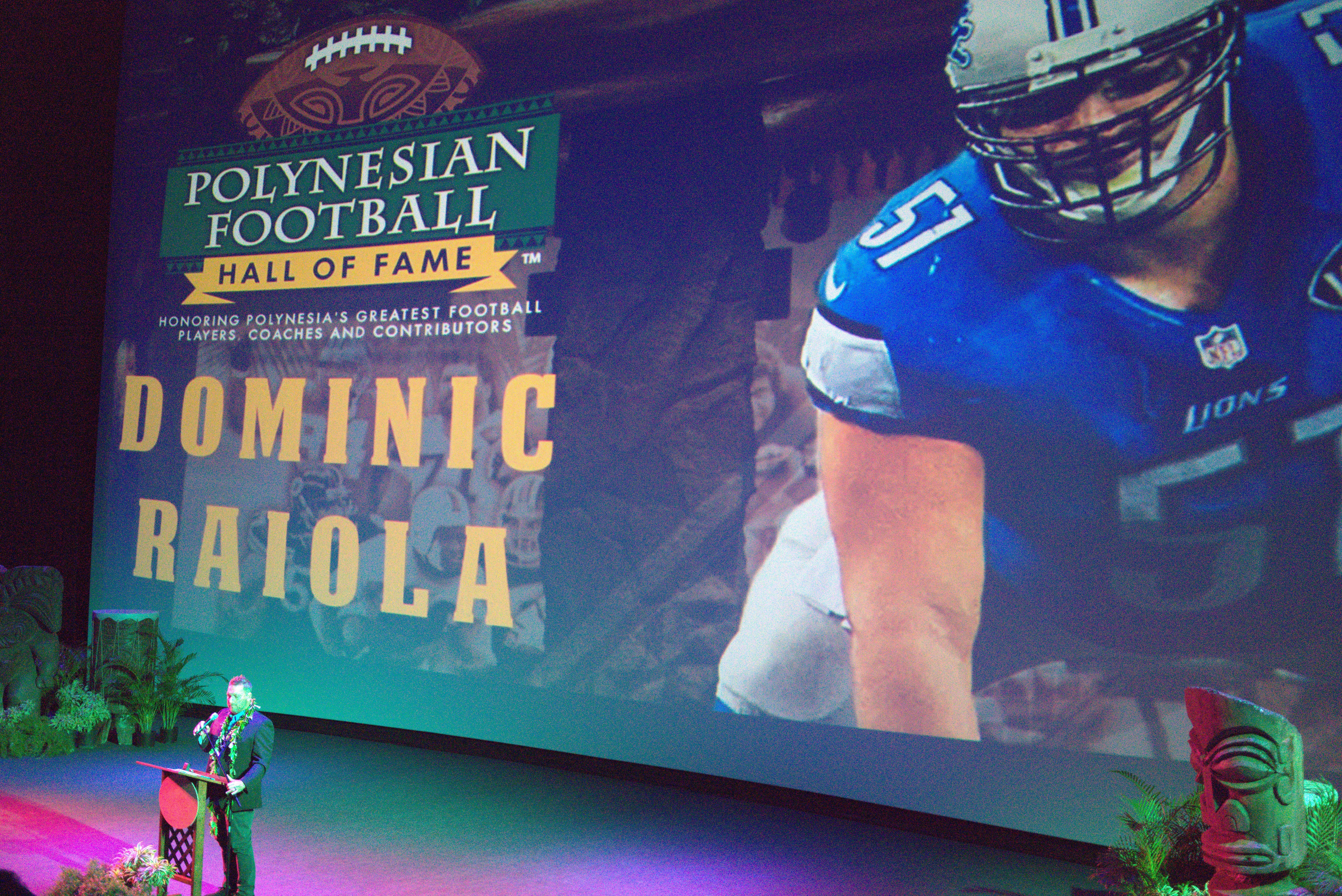 Photo of Dominic Raiola sharing his thoughts at the Polynesian Football Hall of Fame 2019 inductee celebration at the Polynesian Cultural Center.