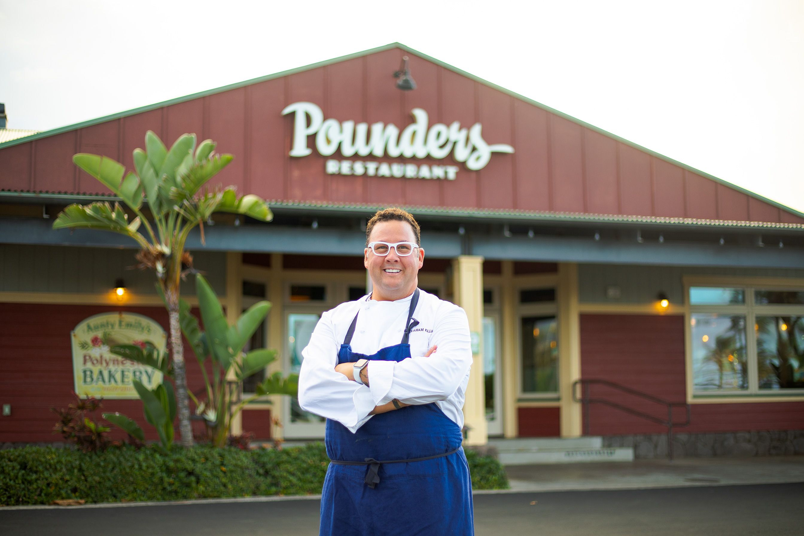 Graham Elliot named Executive Chef at Pounders