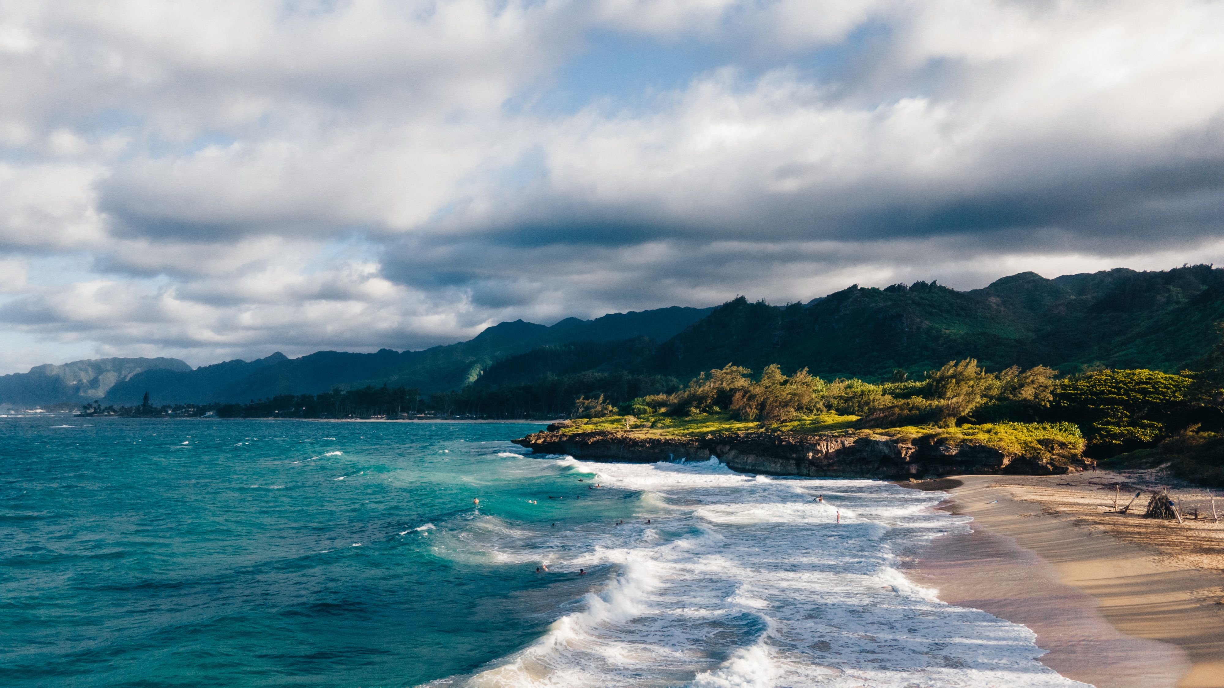 photo of land and sea on Oahu, Hawaii. Mahalo i ka ʻāina is how to respect the island
