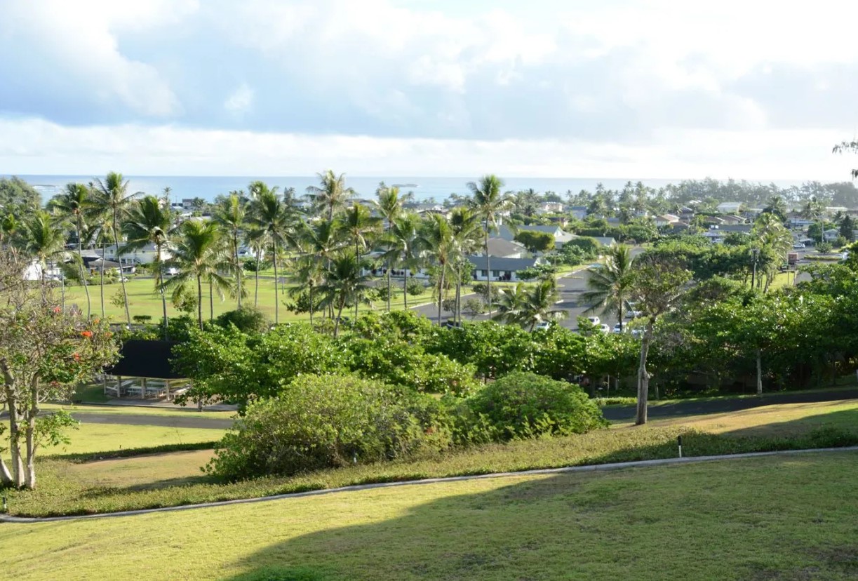 Lāʻie Shuttle Tour view of Laie